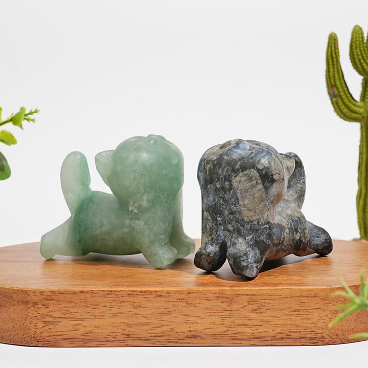Natural Crystal Stretching Upward Cat Carving
