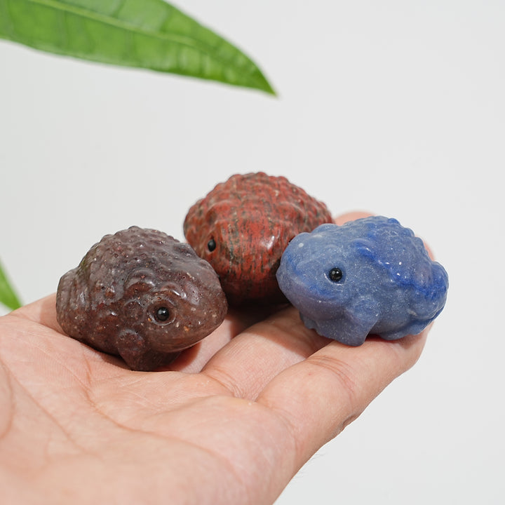 Natural Crystal Tiny Charming Toad Carving