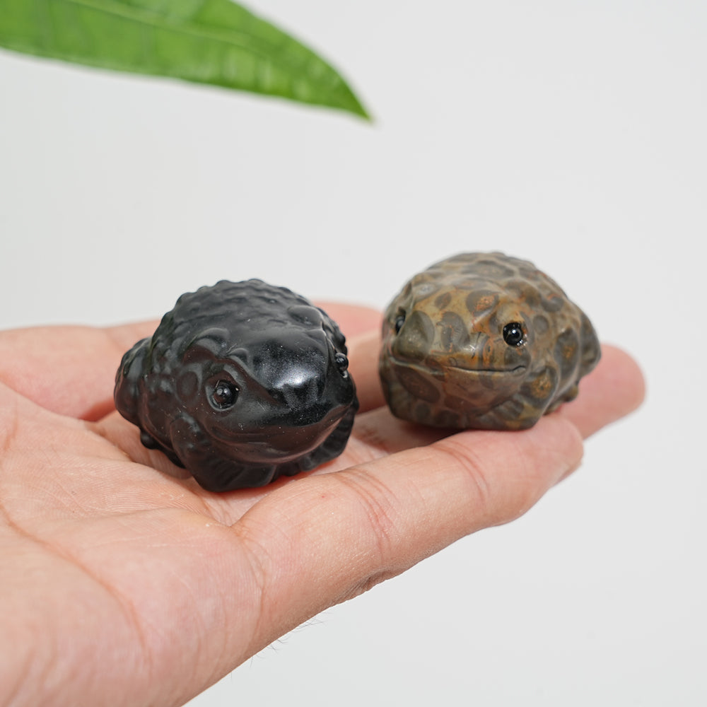 Natural Crystal Tiny Charming Toad Carving