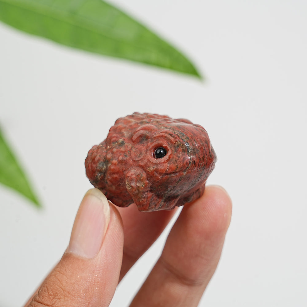 Natural Crystal Tiny Charming Toad Carving