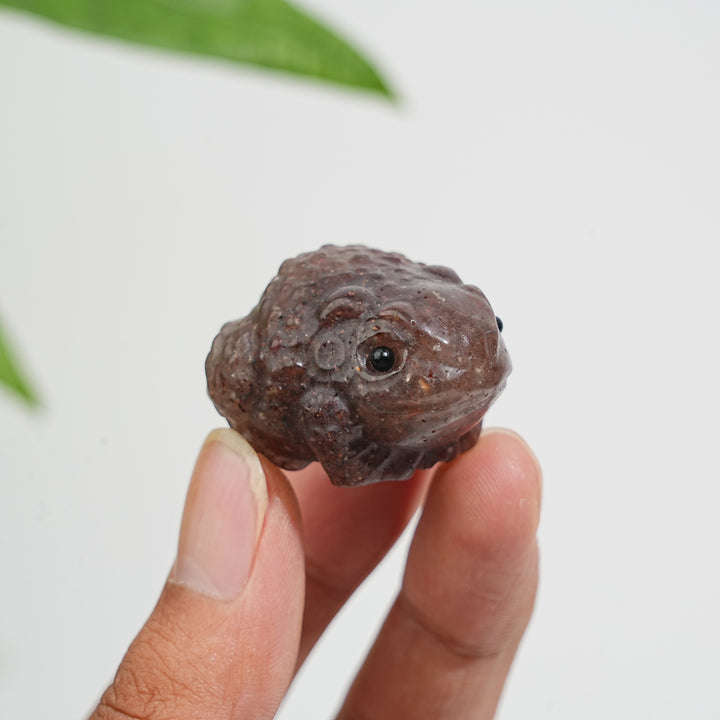 Natural Crystal Tiny Charming Toad Carving