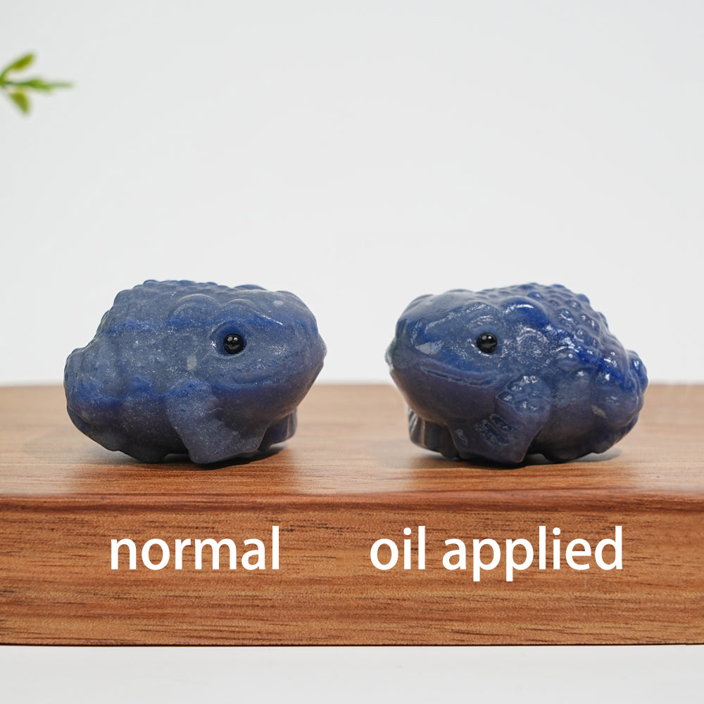 Natural Crystal Tiny Charming Toad Carving