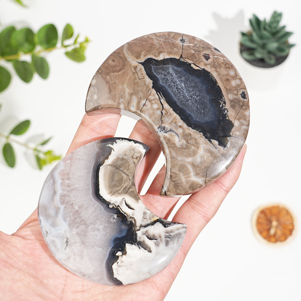 Unique,Natural Crystal Volcanic Agate Moon