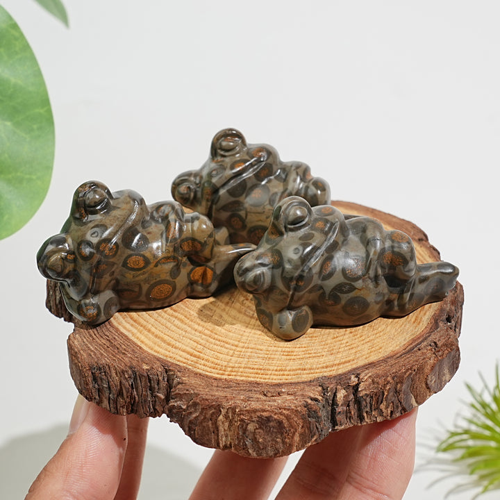 Natural Crystal Carving Cute Sleeping Frog