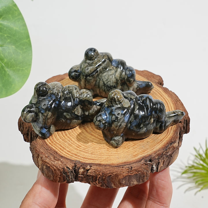 Natural Crystal Carving Cute Sleeping Frog