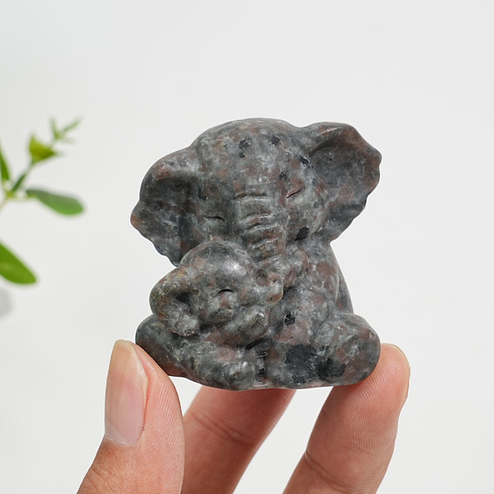 Natural Crystal Mom & Baby Elephant