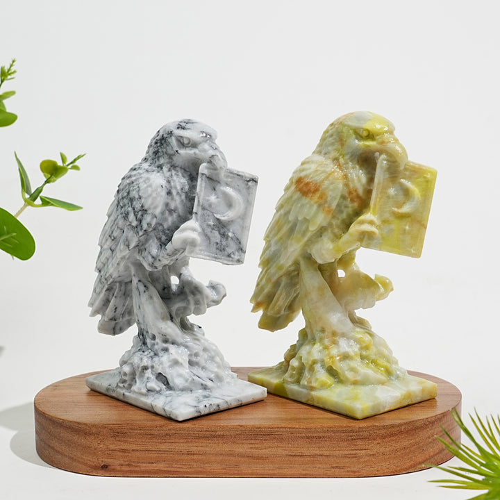 Natural Crystal Carving Exquisite Magical Raven