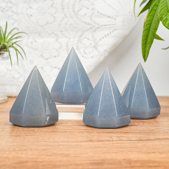 Natural Anhydrite Diamond Point