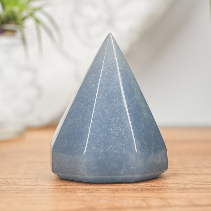 Natural Anhydrite Diamond Point