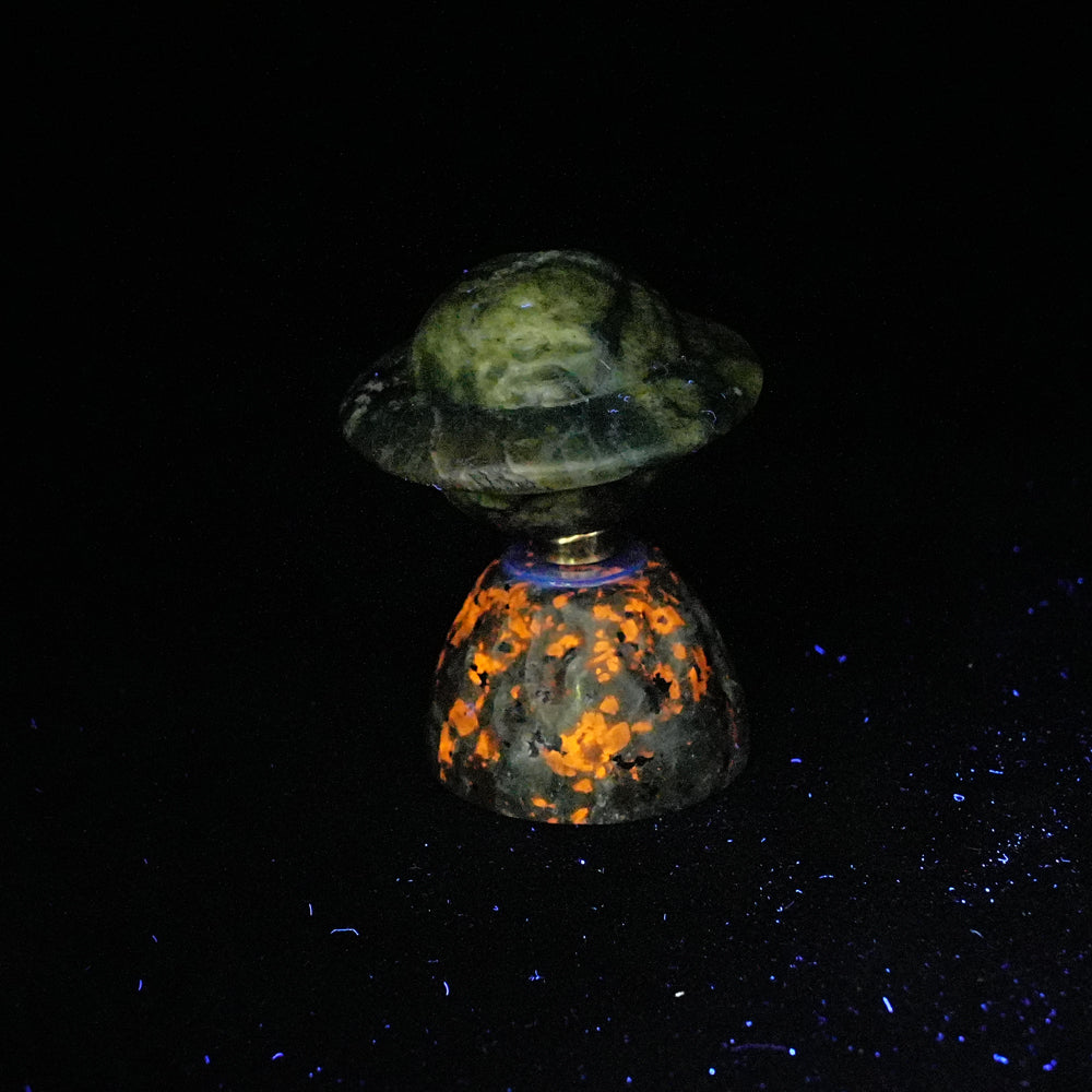 Natural Crystal Rotatable Planet