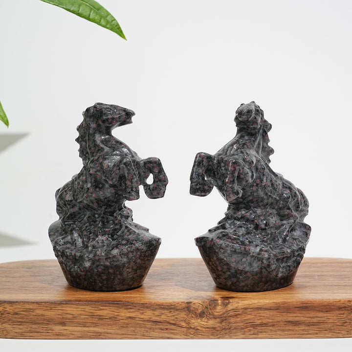 Natural Garnet Stone Spirited Wealth Horse Carving