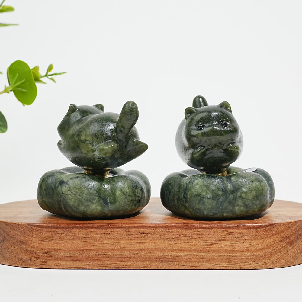 A Slightly Imperfect Natural Crystal Serpentine Wobble Cat