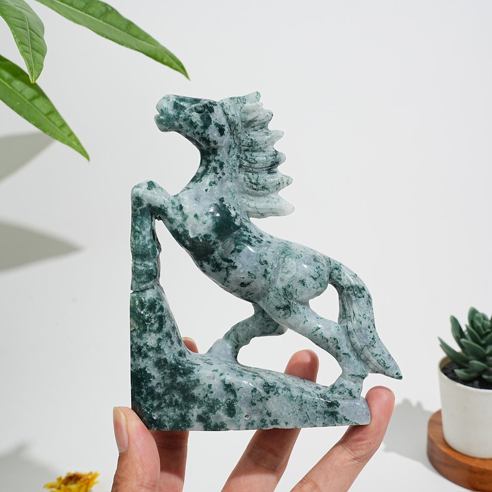Unique,Natural Moss Agate Galloping Horse Carving