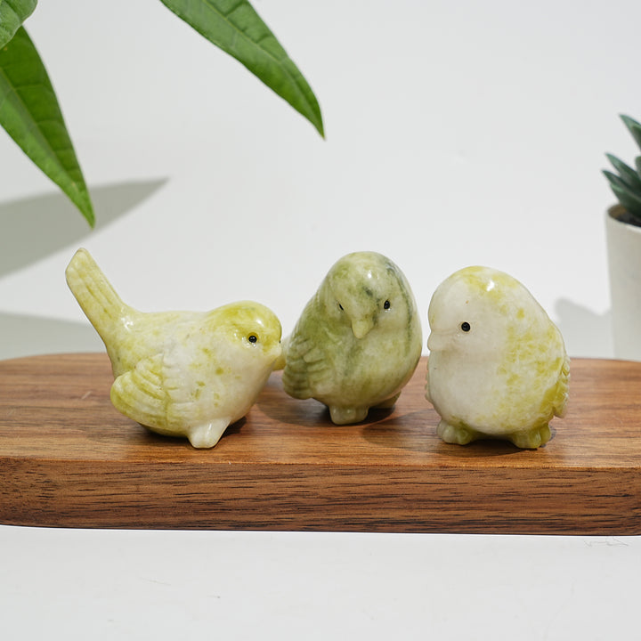 Natural Crystal Cheerful Chubby Bird Carving