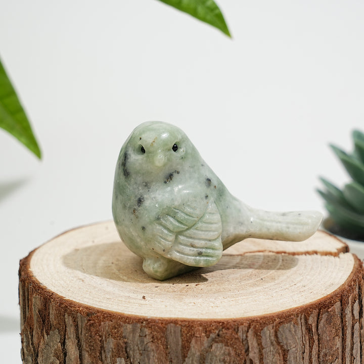 Natural Crystal Cheerful Chubby Bird Carving