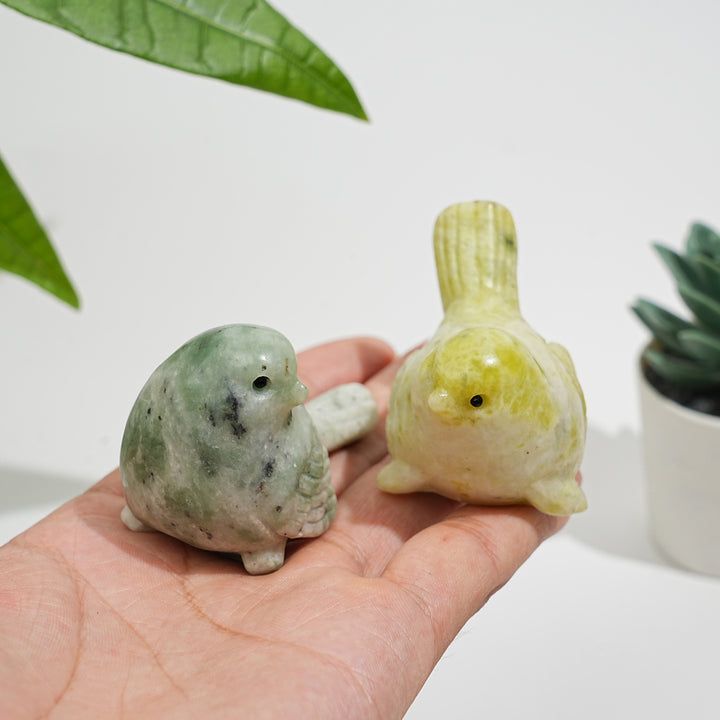 Natural Crystal Cheerful Chubby Bird Carving