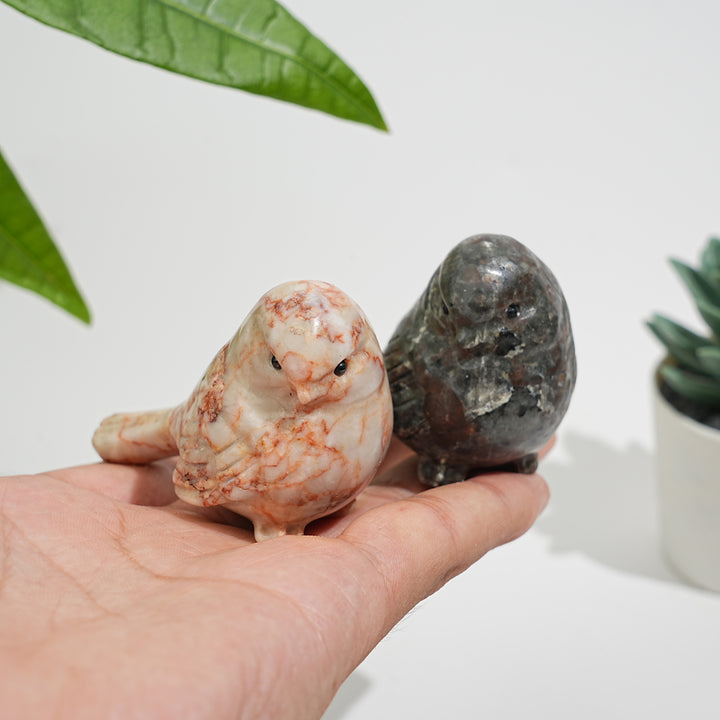 Natural Crystal Cheerful Chubby Bird Carving