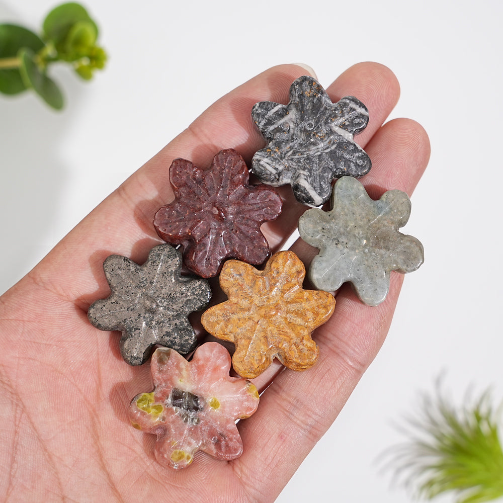 Natural Crystal Mixed Material Mini Snowflake
