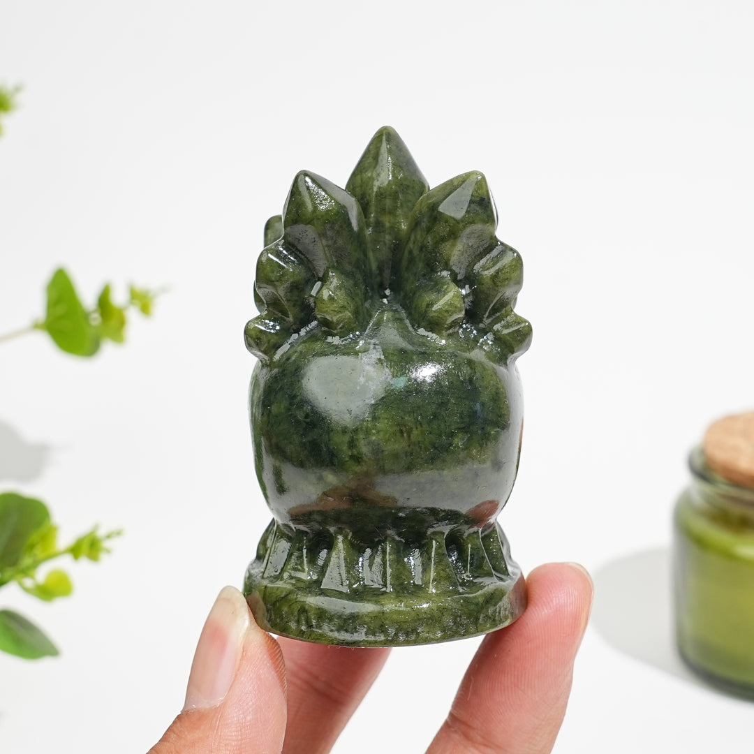 Natural Crystal Serpentine Crystal Cluster Skull Carving