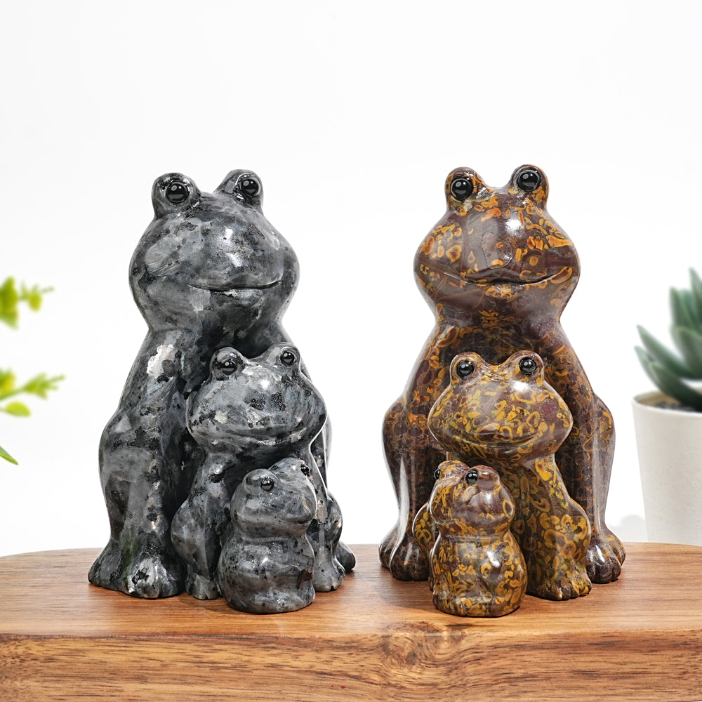 Natural Crystal Frog Family Carving
