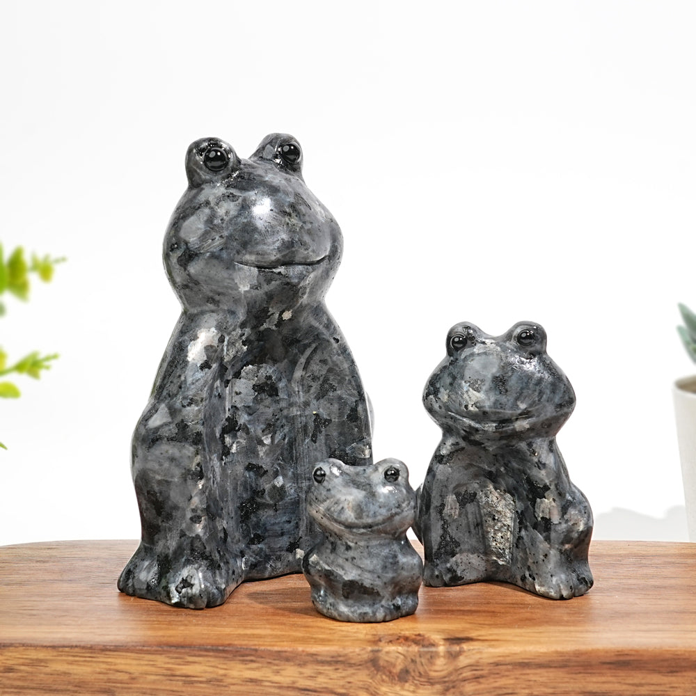Natural Crystal Frog Family Carving