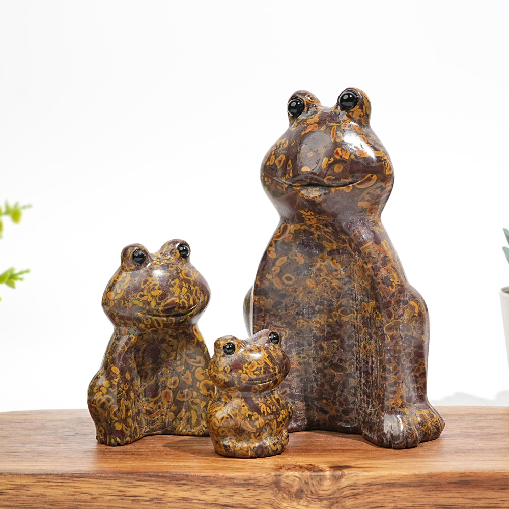 Natural Crystal Frog Family Carving