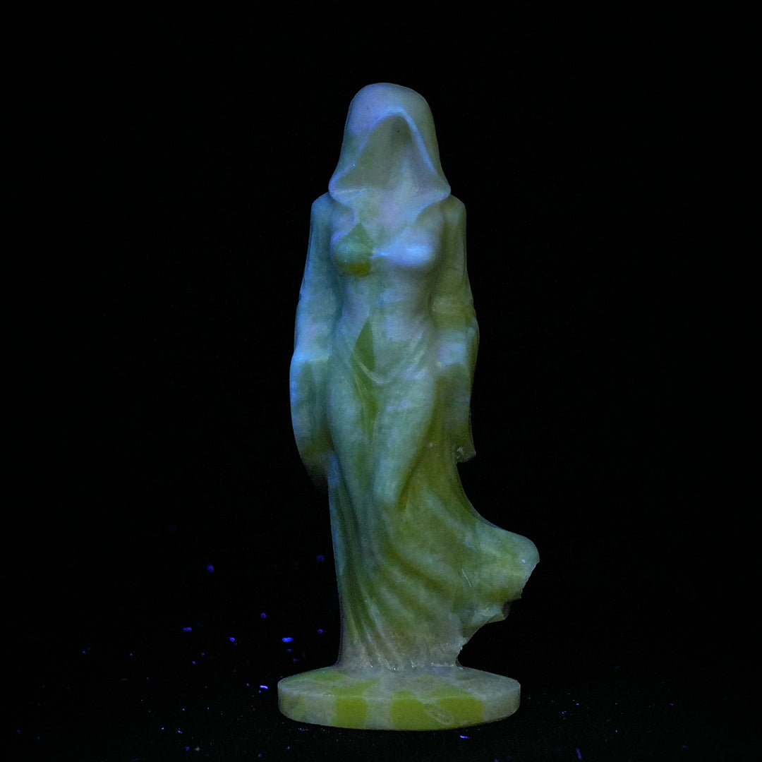 Natural Crystal Graceful Small Ghost Lady