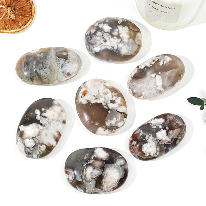 Natural Black Flower Agate Palm Stone