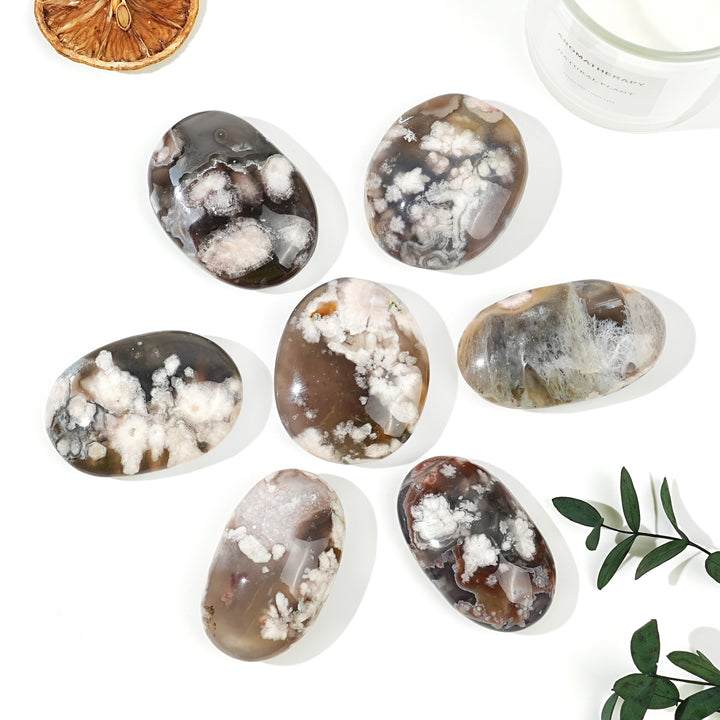 Natural Black Flower Agate Palm Stone