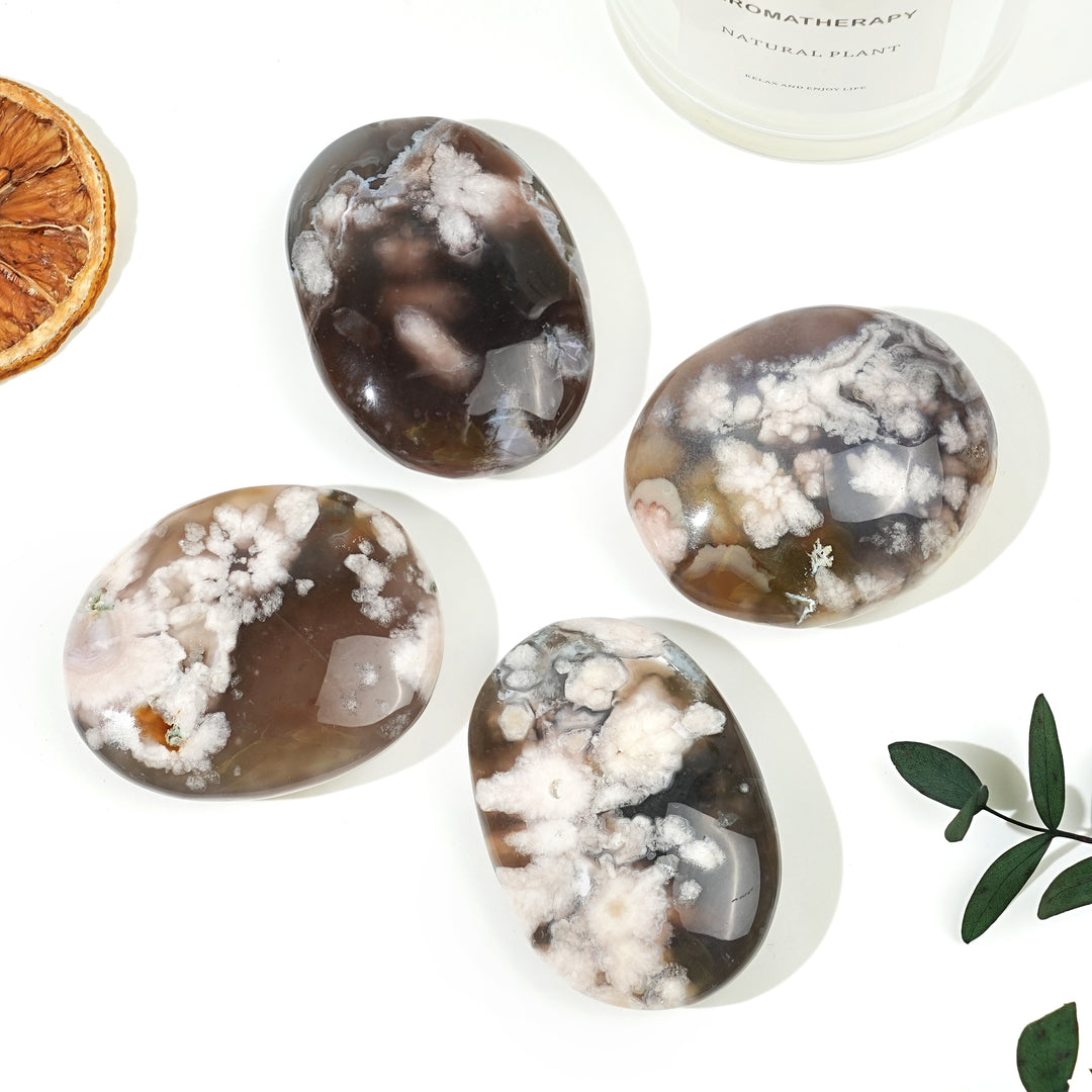 Natural Black Flower Agate Palm Stone