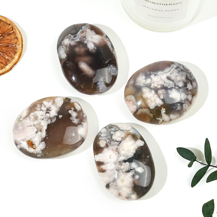 Natural Black Flower Agate Palm Stone