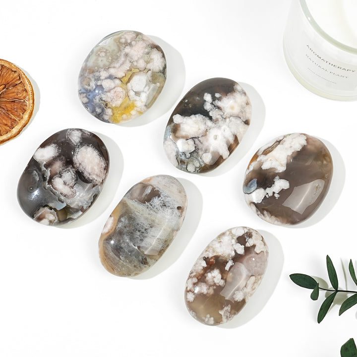 Natural Black Flower Agate Palm Stone