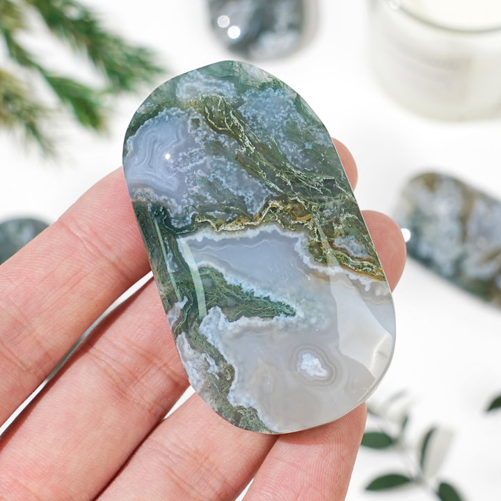 Natural Moss Agate Palm Stone