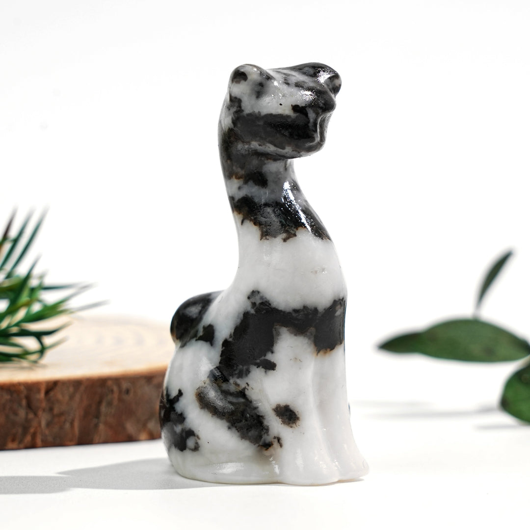 Natural Crystal Carving Slender Cat