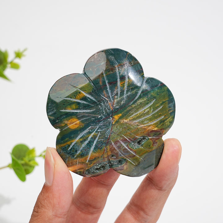 Natural Crystal Peach Blossom Sphere Holder Carving