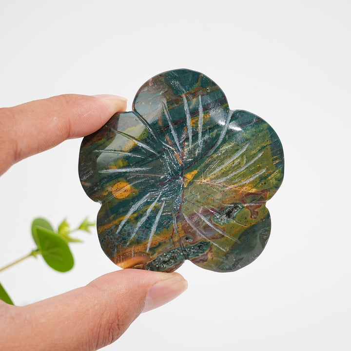 Natural Crystal Peach Blossom Sphere Holder Carving
