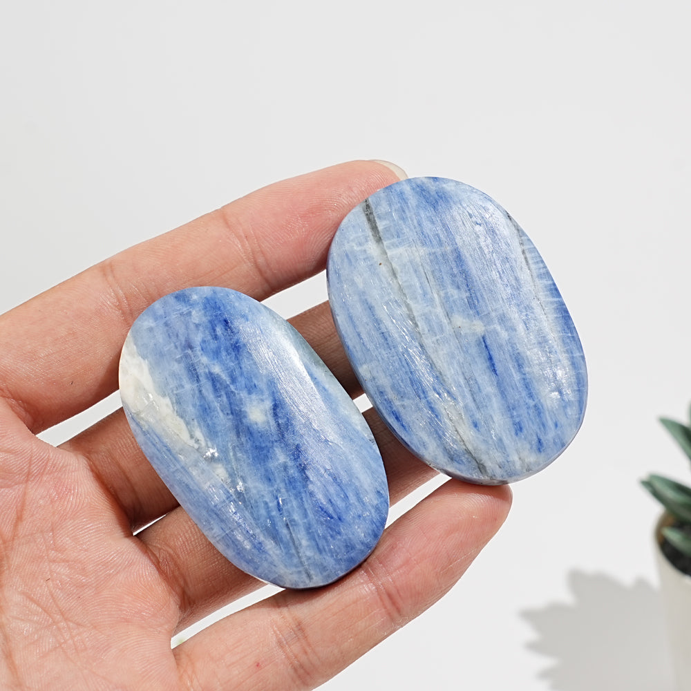 Natural Exquisite Blue Kyanite Crystal Palm Stone