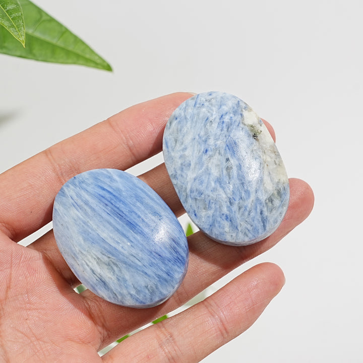 Natural Exquisite Blue Kyanite Crystal Palm Stone