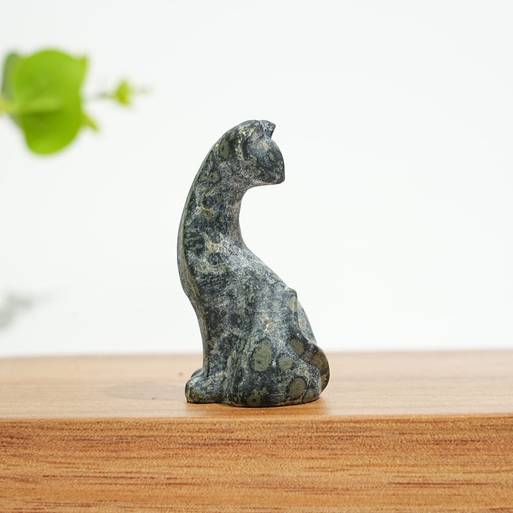 Natural Crystal Carving Looking Back Cat