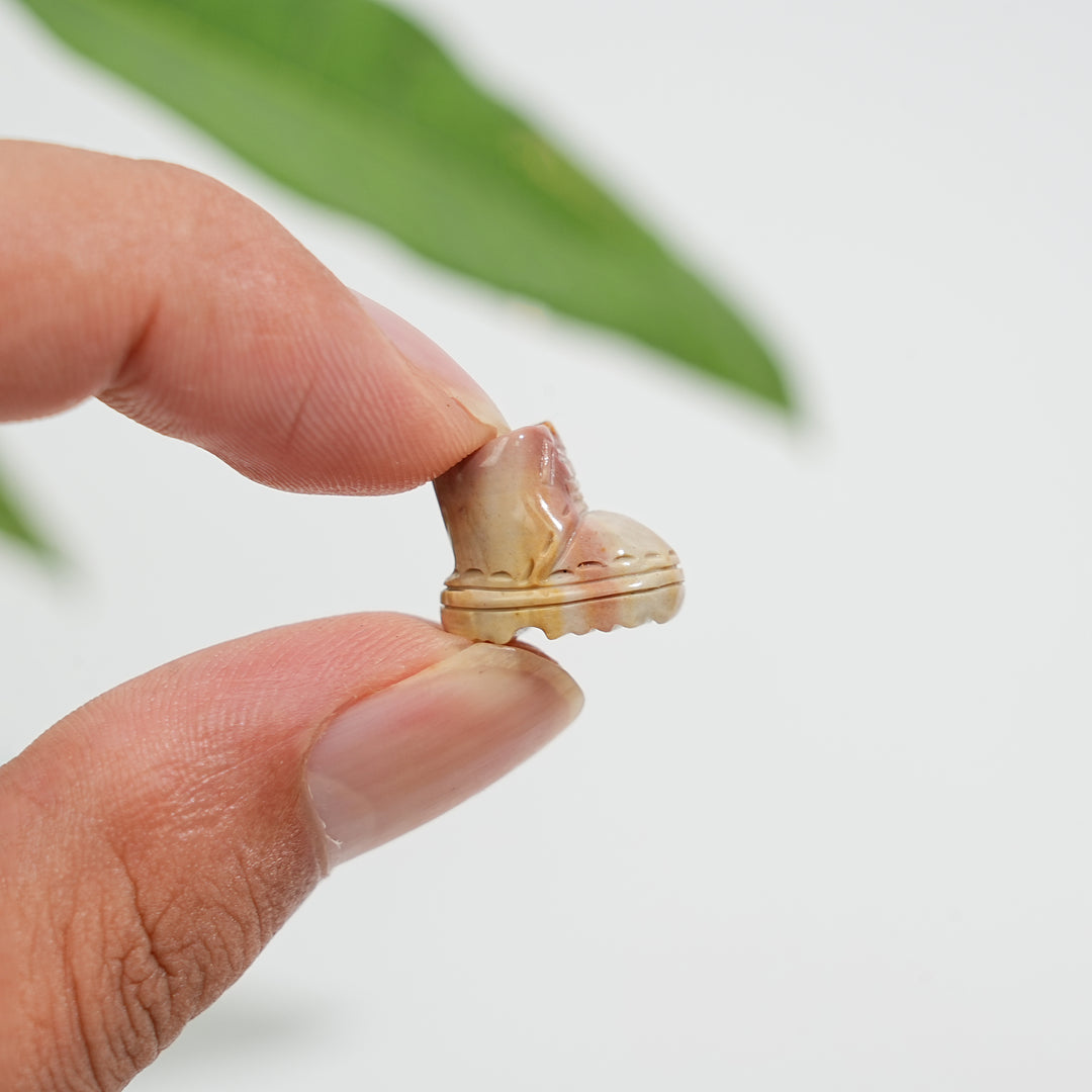 Natural Crystal Alashan Agate Mini Theme Carving