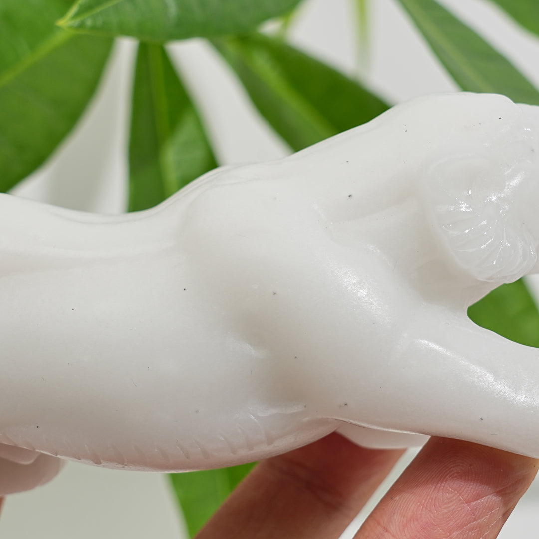 Natural Crystal White Jade Tiger Carving