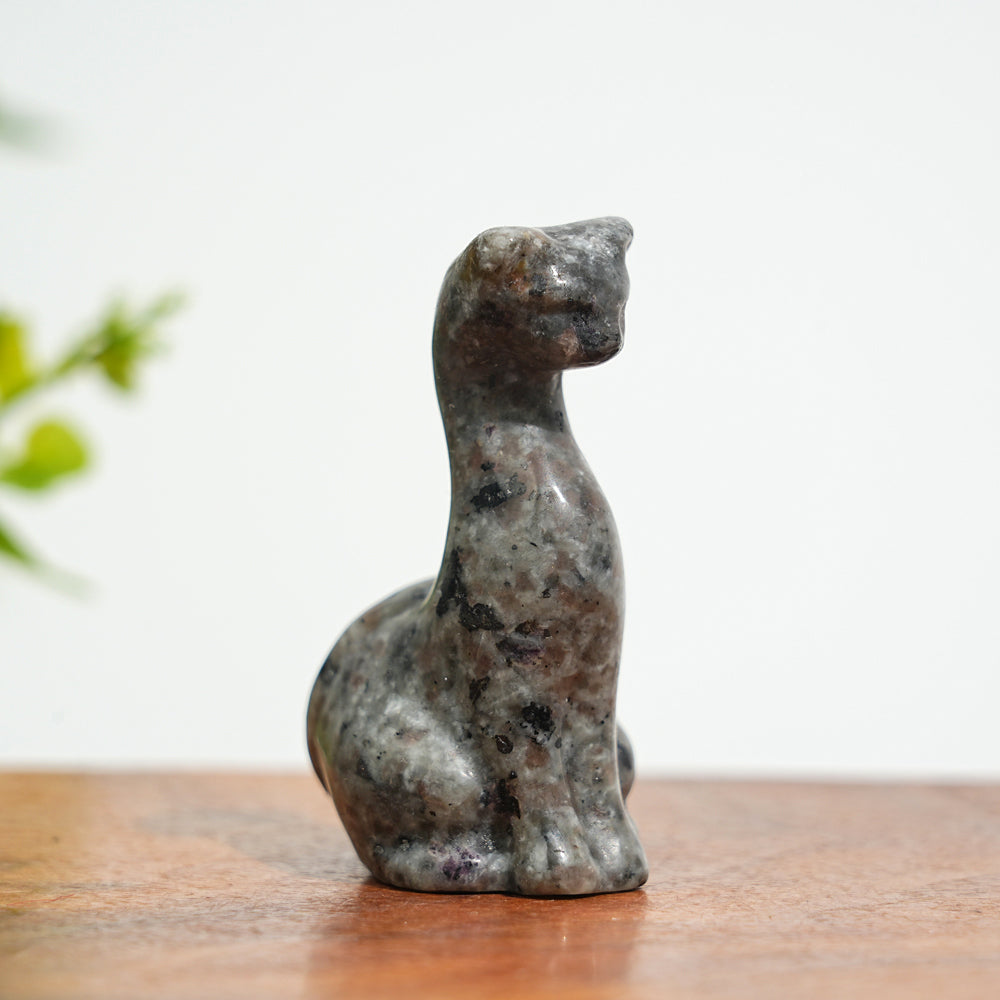 Natural Crystal Carving Slender Cat