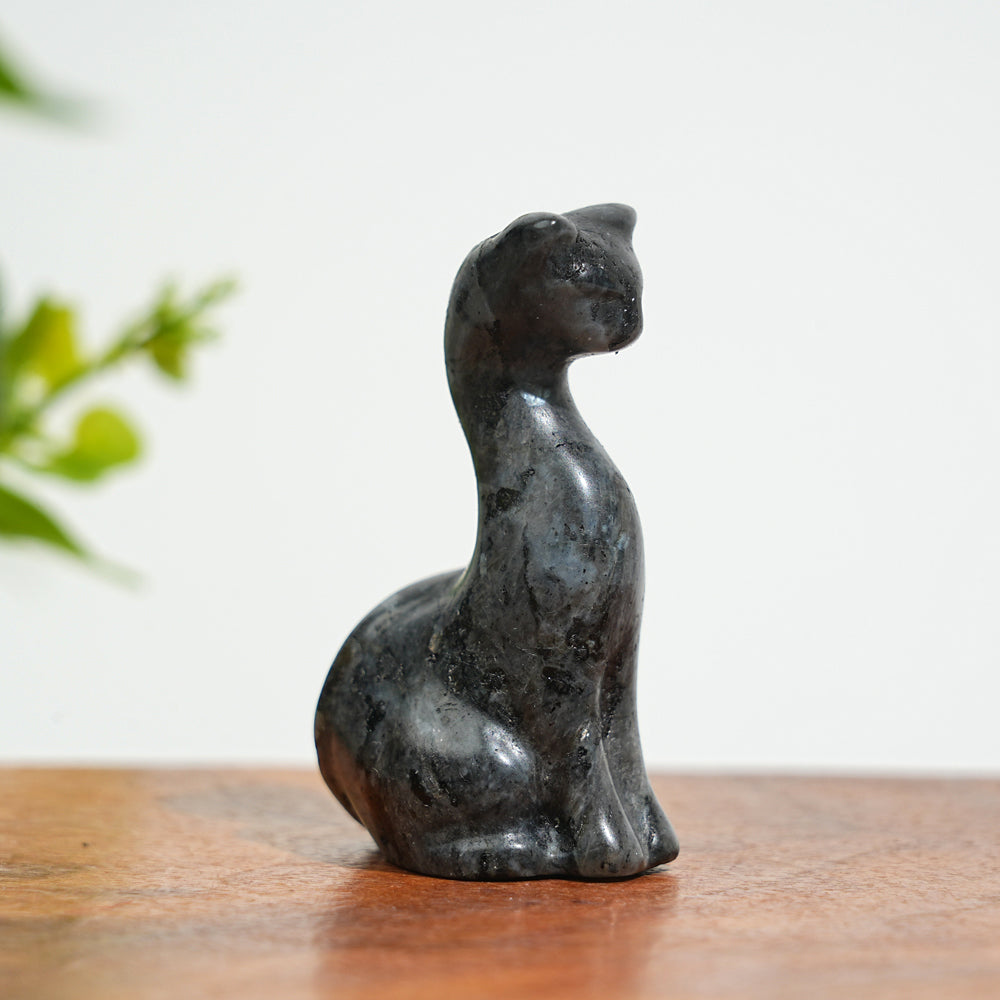 Natural Crystal Carving Slender Cat