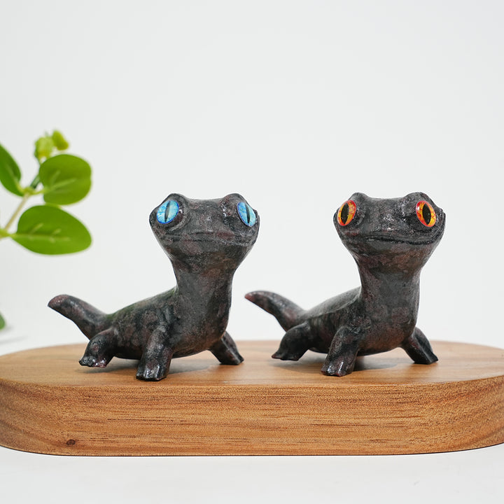 Natural Crystal Big-Eyed Lizard Carving