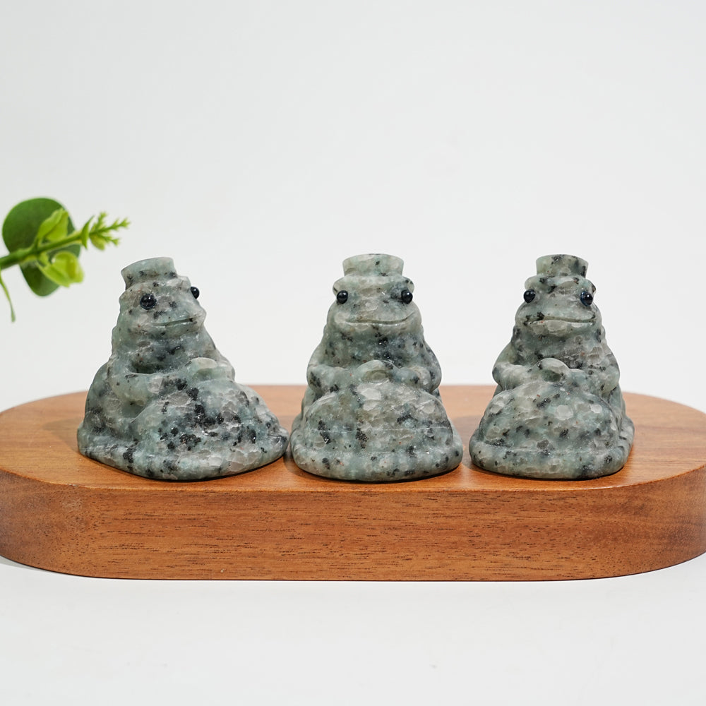 Natural Bumper Car Frog Crystal Carving