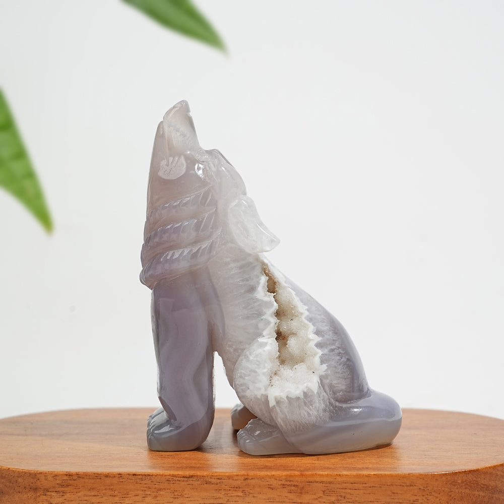 Natural Crystl Agate Geode Howling Wolf Carving