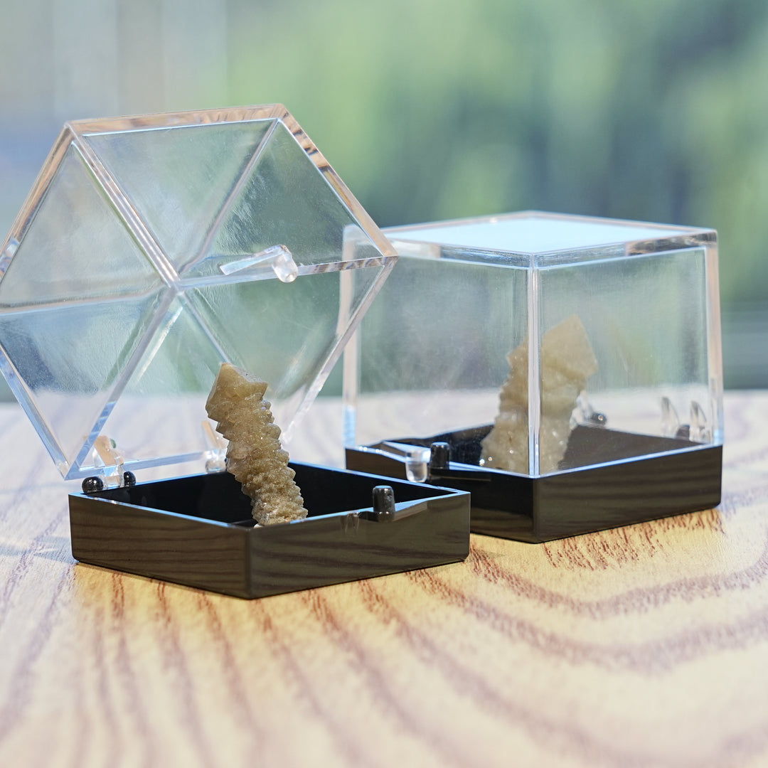 Natural Top Alpha Quartz (After Beta Quartz)