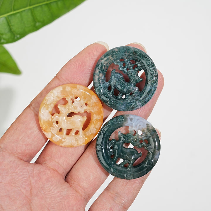 Natural Crystal Hollow Cut Deer Circle