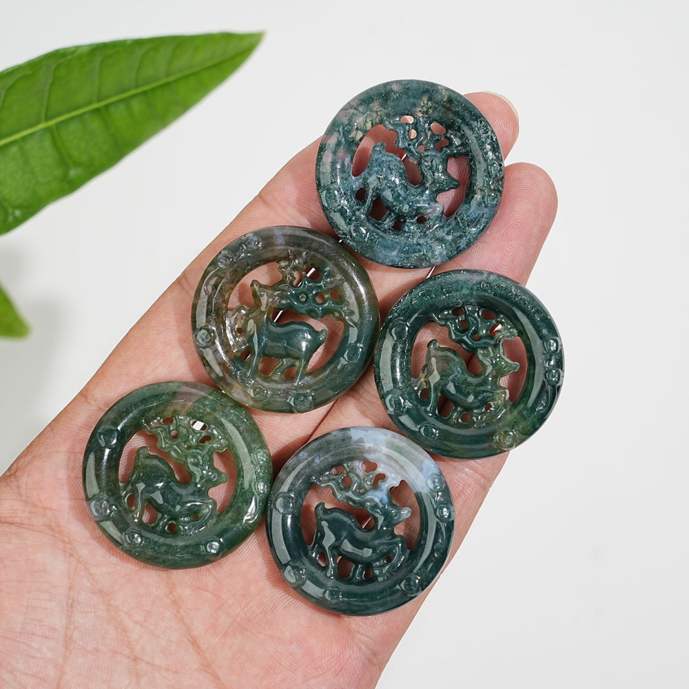 Natural Crystal Hollow Cut Deer Circle