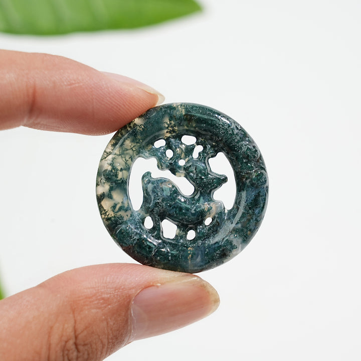 Natural Crystal Hollow Cut Deer Circle